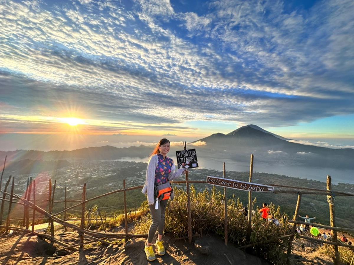 mount batur jeep vs trek 
