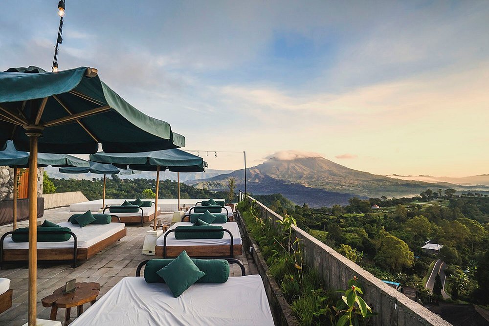 mount batur hot spring 
